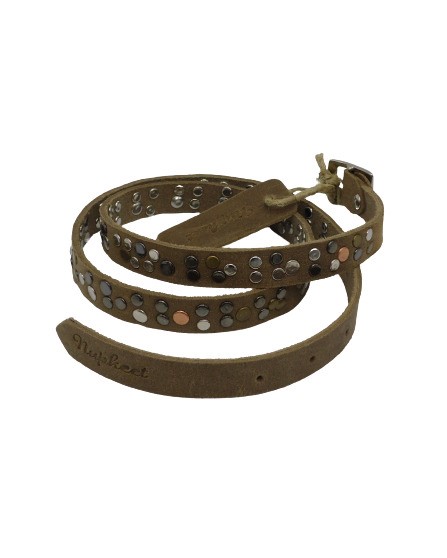 Cintura in pelle invecchiata con borchie