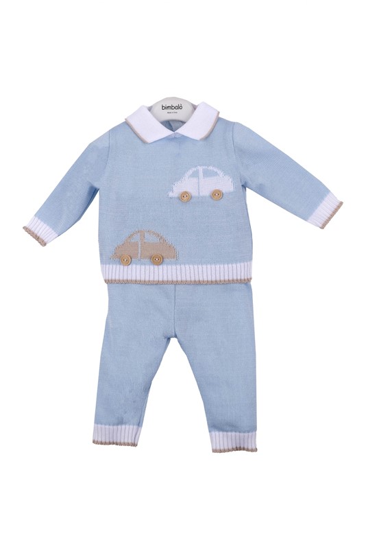 Completo due pezzi con ricamo macchinine