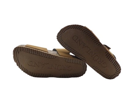 Sandalo in eco pelle con velcro e fibbia