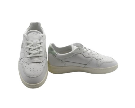 Sneaker in pelle con riporti a contrasto e lacci