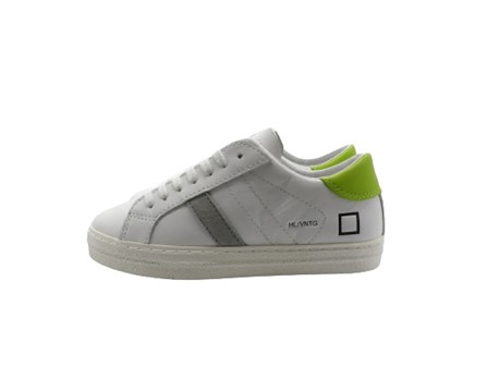 Sneaker in pelle con riporti a contrasto e lacci