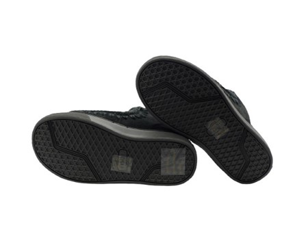 Eskimo basso scamosciato con logo in metallo sul retro