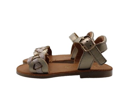 Sandalo in pelle laminata con fascia intrecciata e fibbia