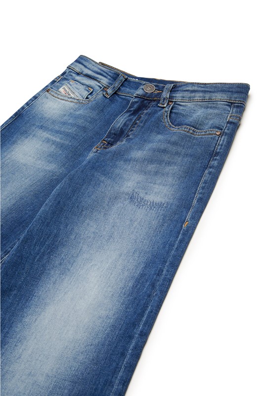 Pantalone denim a zampa con strappi