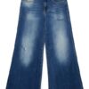 Pantalone denim a zampa con strappi