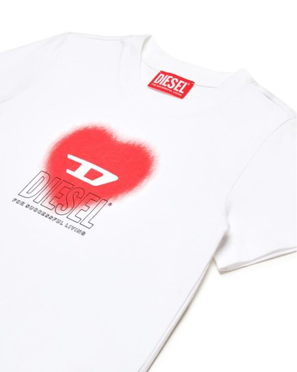 T-shirt mezza manica con stampa cuore