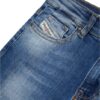 Pantalone denim a zampa con strappi