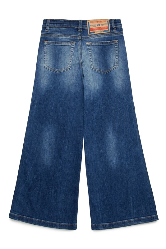Pantalone denim a zampa con strappi