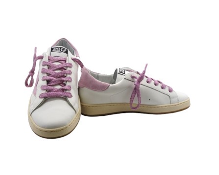 Sneaker in pelle e camoscio con lacci
