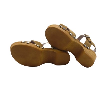 Sandalo zoccolo in camoscio con fascia e cinturino