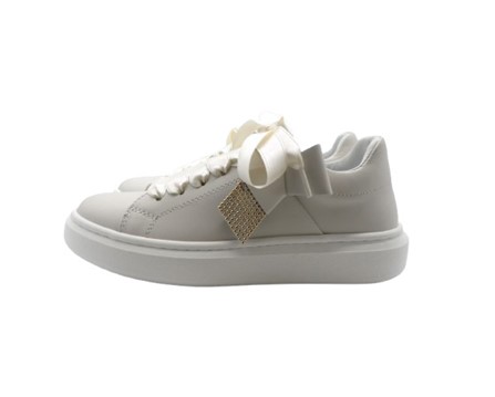 Sneaker in pelle con lacci in raso