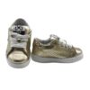 Sneaker bassa in pelle laminata con lacci