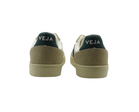 Sneaker in pelle e camoscio con lacci