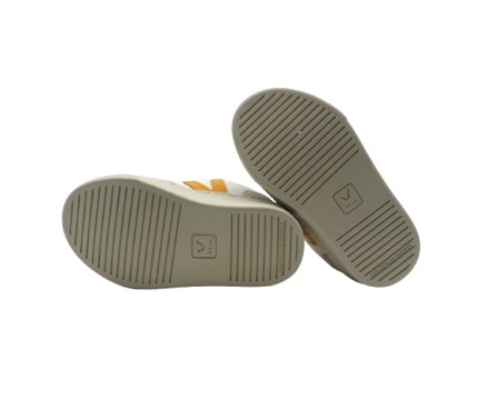 Sneaker in pelle con triplo strappo