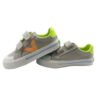 Sneaker con riporti a contrasto e doppio velcro