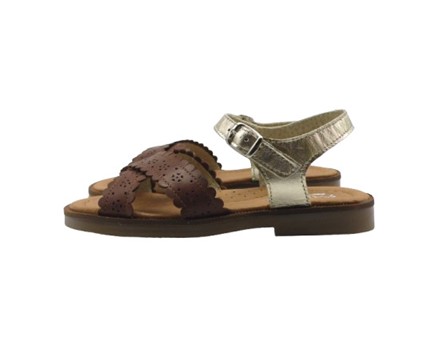 Sandalo in pelle fasce incrociate con fibbia