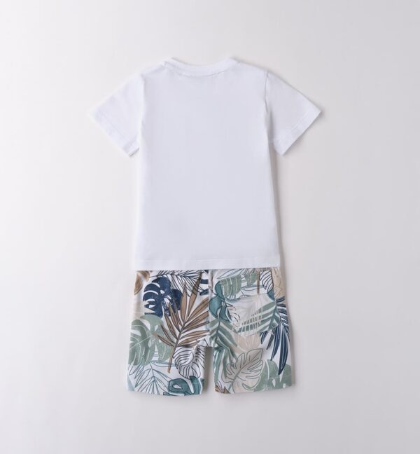 Completo t-shirt mezza manica e bermuda fantasia foglie