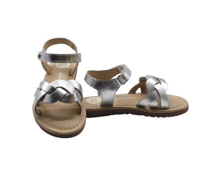 Sandalo in pelle laminata con intreccio e velcro