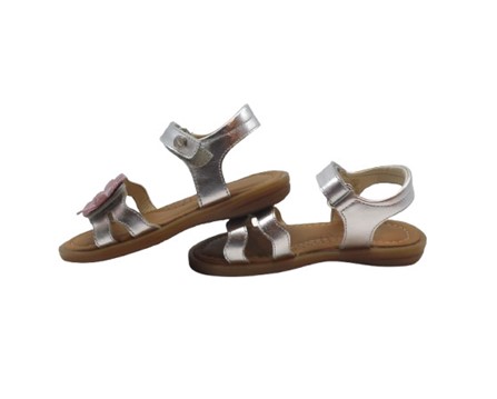 Sandalo in pelle laminata con fiore e velcro