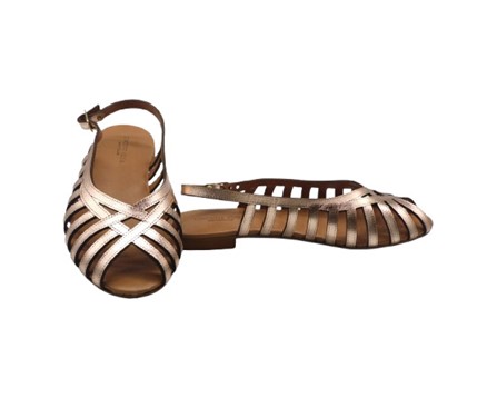 Sandalo in pelle laminata con fibbia