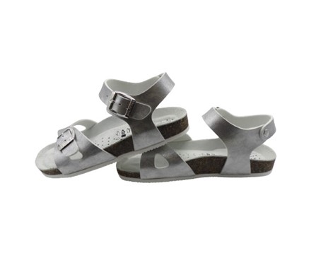 Sandalo in eco pelle laminata con doppie fibbie