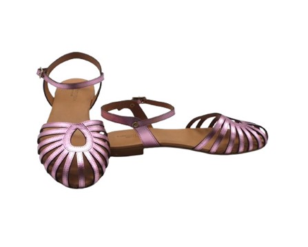 Sandalo in pelle laminata con fibbia