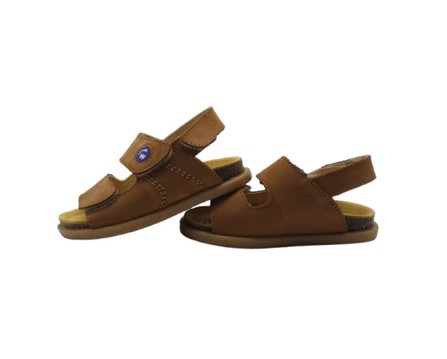 Sandalo in camoscio con triplo velcro