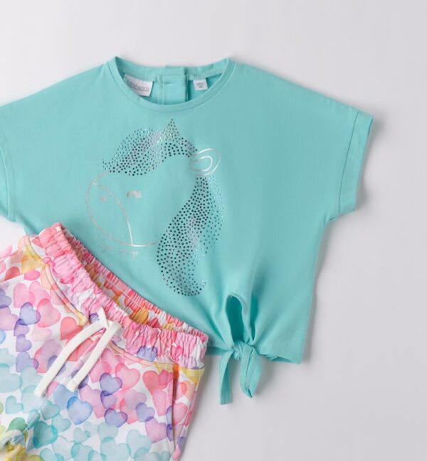 Completo t-shirt con unicorno in strass e short cuoricini