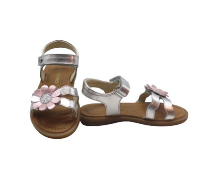 Sandalo in pelle laminata con fiore e velcro