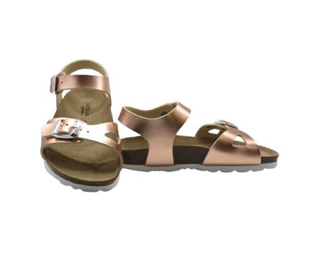 Sandalo in eco pelle laminata con doppie fibbie