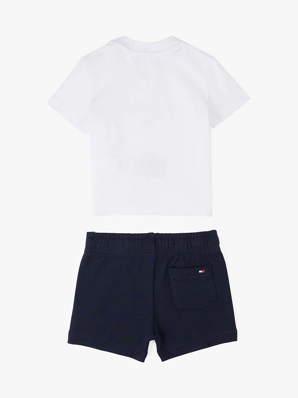 Completo t-shirt e bermuda