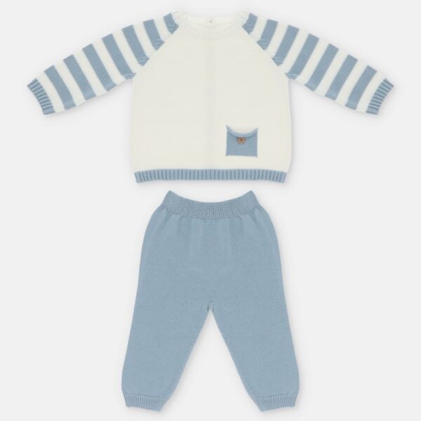 Completo maglia con maniche a righe e pantalone