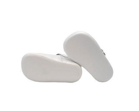 Scarpa culla in pelle con fiocco e fibbia