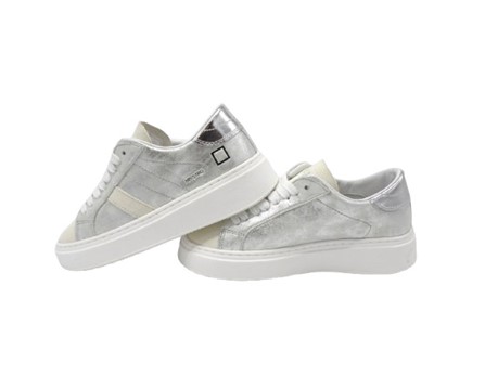 Sneaker in pelle laminata con lacci