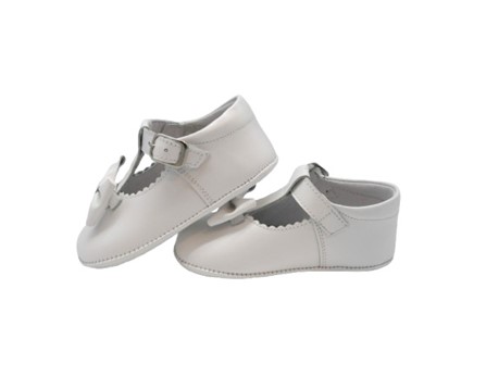 Scarpa culla in pelle con fiocco e fibbia