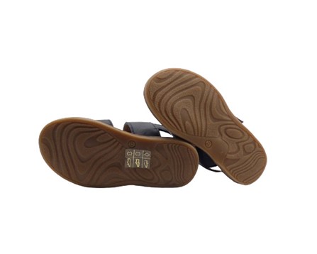 Sandalo in pelle con fibbia