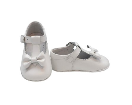 Scarpa culla in pelle con fiocco e fibbia