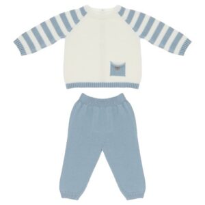 Completo maglia con maniche a righe e pantalone