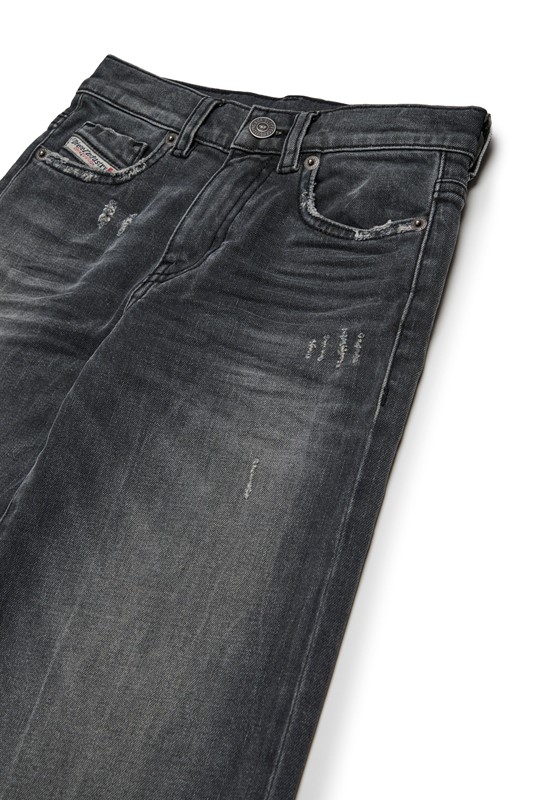 Pantalone denim a zampa