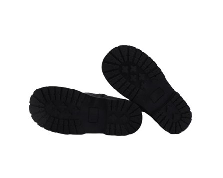 Stivaletto in pelle con borchie e zip