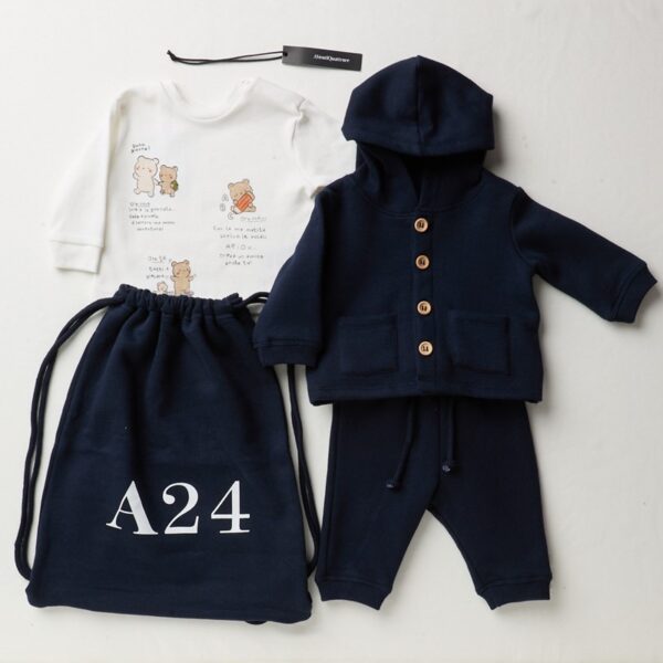 Completo felpa, pantalone, t-shirt e sacca