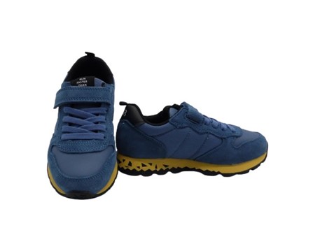 Sneaker bassa in camoscio e tessuto con velcro e lacci