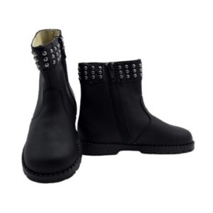 Stivaletto in pelle con borchie e zip