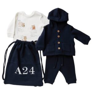 Completo felpa, pantalone, t-shirt e sacca