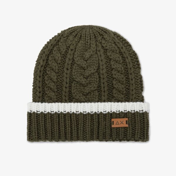 Cappello in misto lana a trecce con risvolto