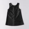 Vestito smanicato in eco pelle con cuoricini