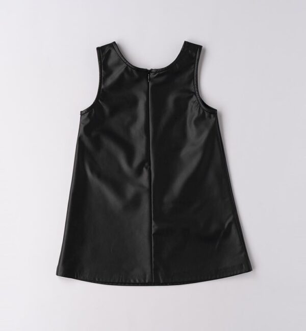 Vestito smanicato in eco pelle con cuoricini