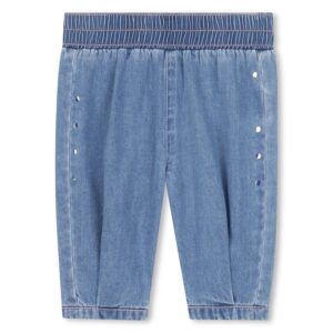 Pantalone in denim leggero con borchie laterali