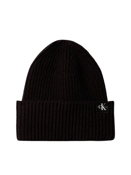 Cappello a costine con risvolto