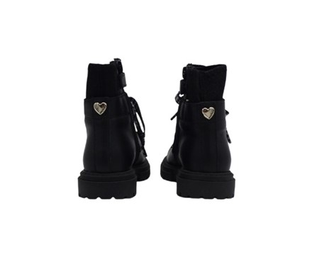 1B340620A0A04C8F23038BF0268867ED_ Anfibio in pelle con lacci e zip